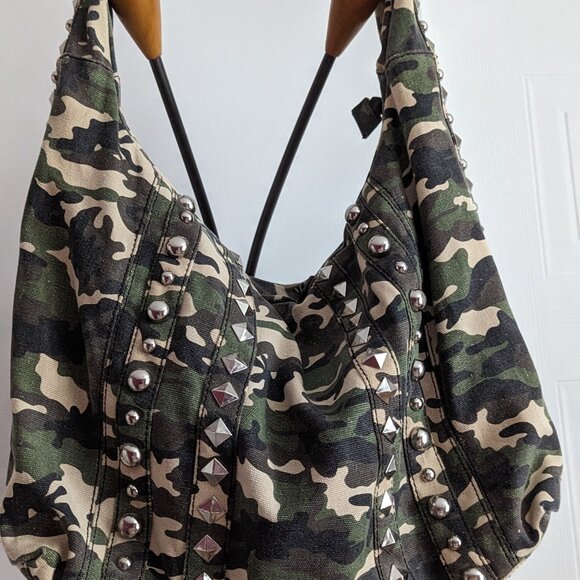 Studded camo print canvas handbag - Picture 3 of 5